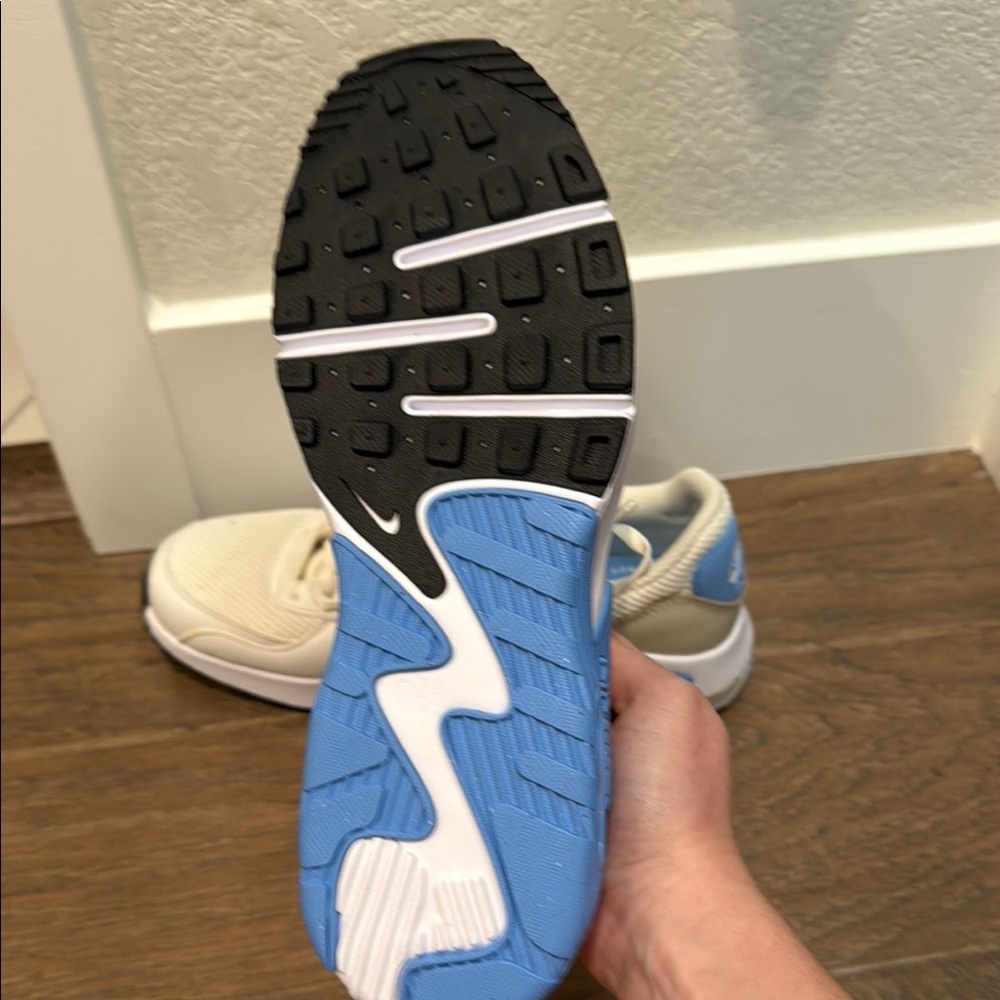 Nike Air Max Cream and Blue Sneakers - Picture 3 of 5